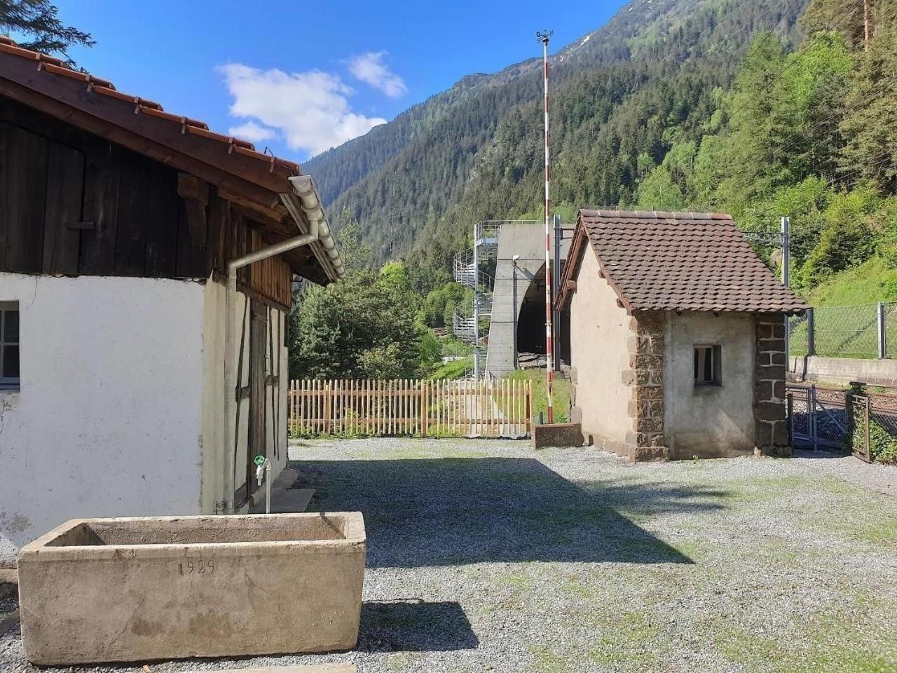 Bahnwaerterhaus Eggwald Villa Wassen Bagian luar foto