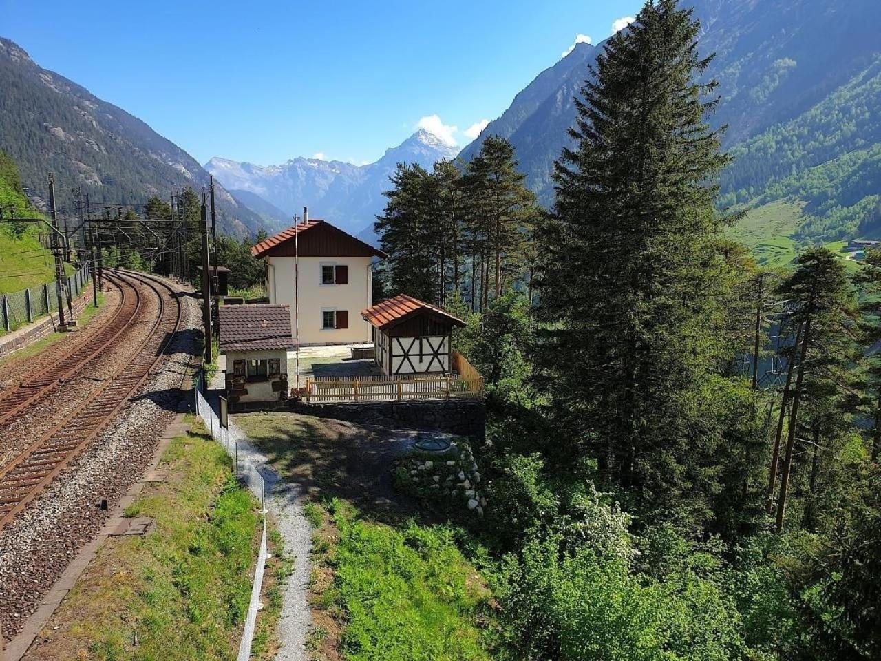 Bahnwaerterhaus Eggwald Villa Wassen Bagian luar foto